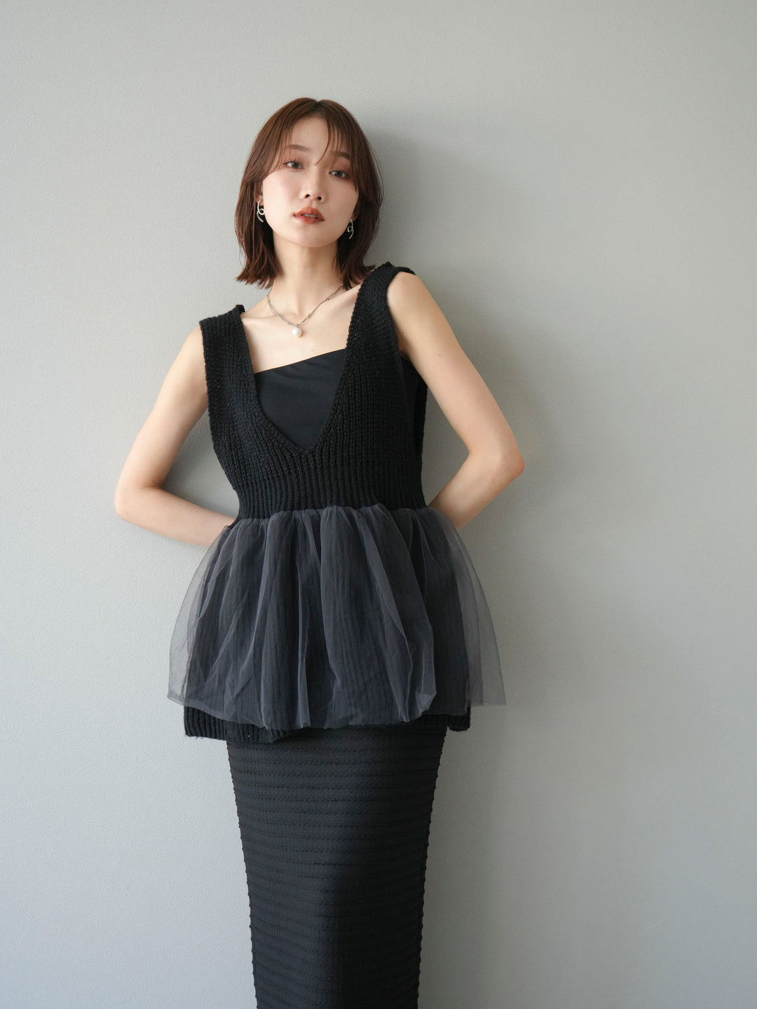 [予約]チュールレイヤードペプラムニットベスト/ブラック