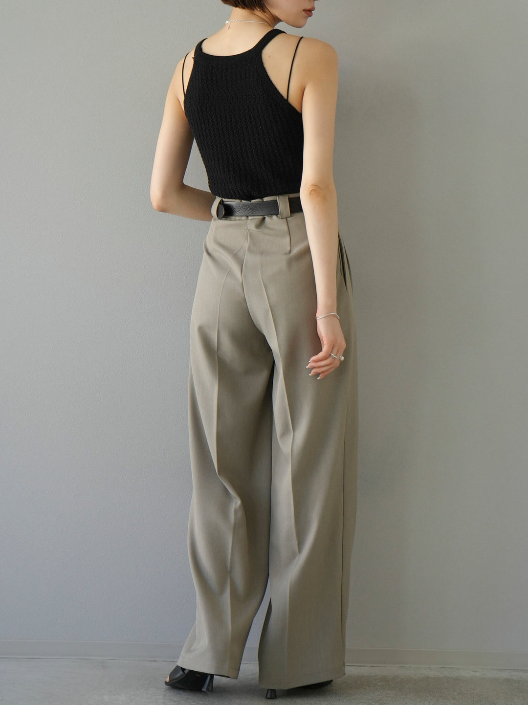 [Pre-order] 3-pleat wide pants/beige