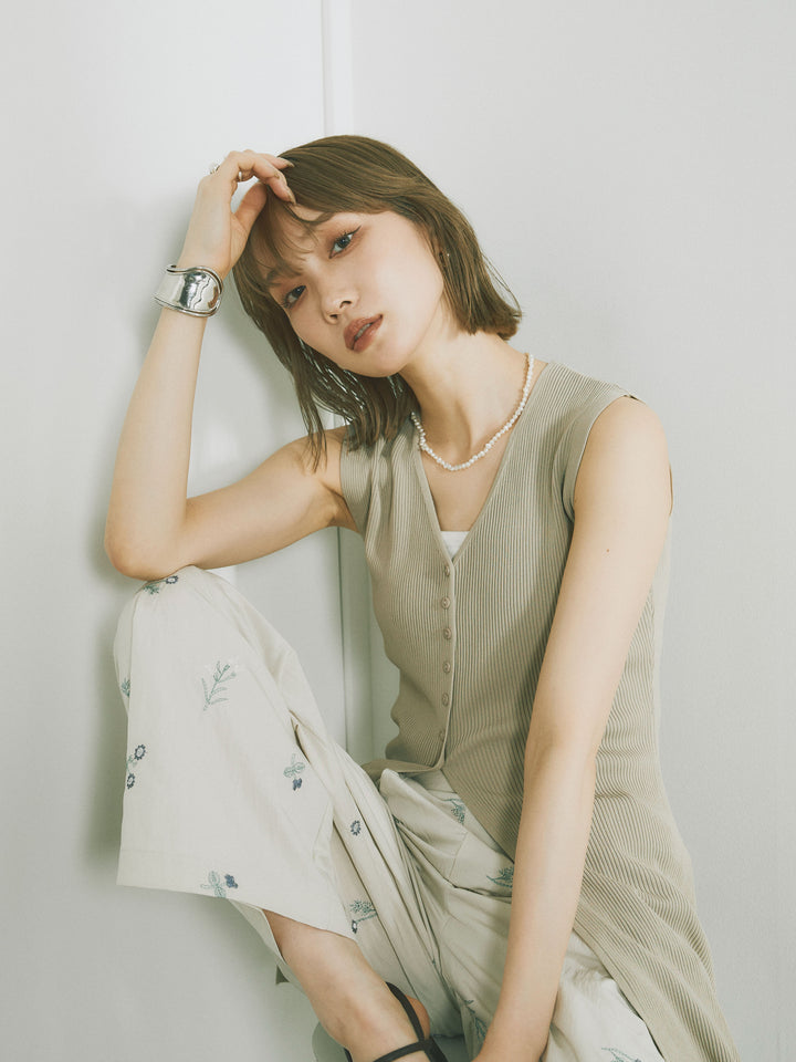 [予約]フロントスリットリブシェイプニットトップス/ベージュ