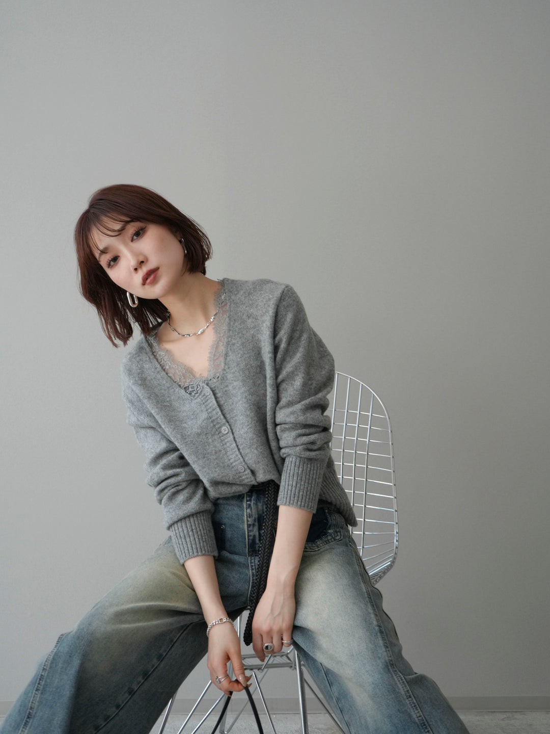 [SET]レースネックニットカーディガン+染めデザインポケットデニムパンツ(2set)