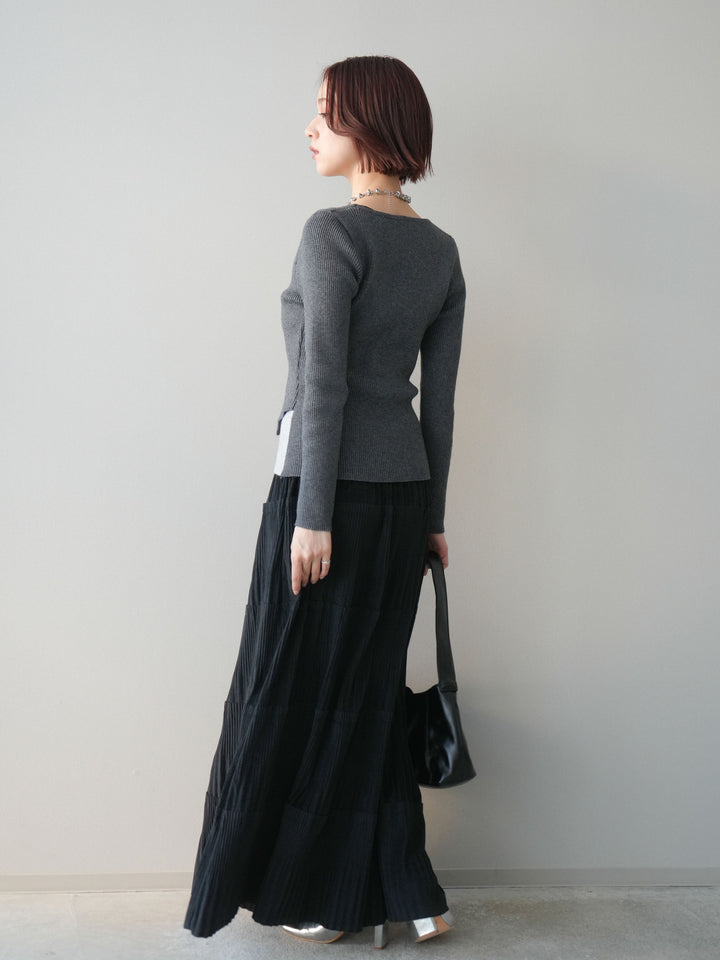 [予約]型押しスエードティアードプリーツスカート/black