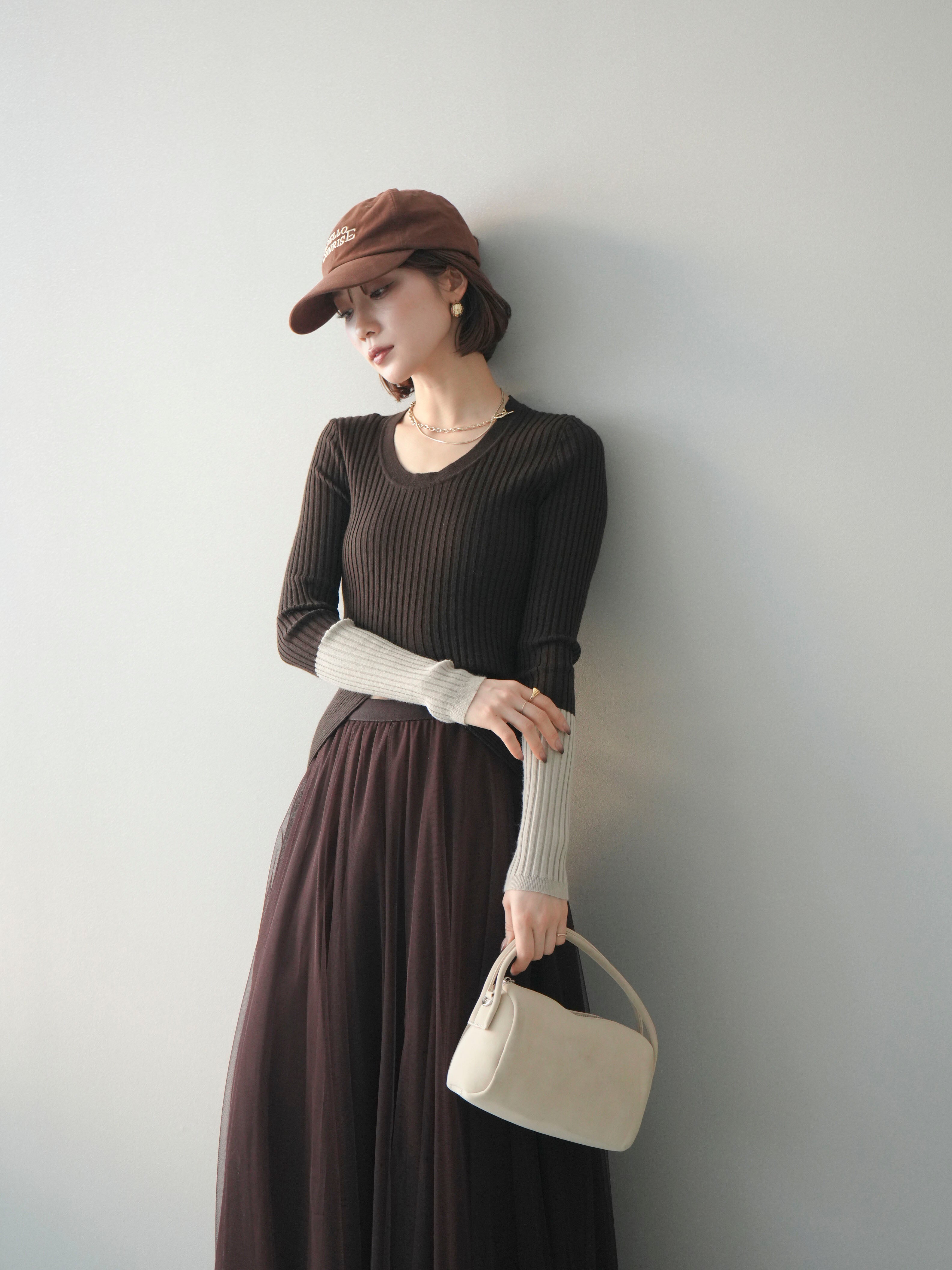 予約]袖配色ランダムリブフロントスリットニットトップス/brown – Lumier