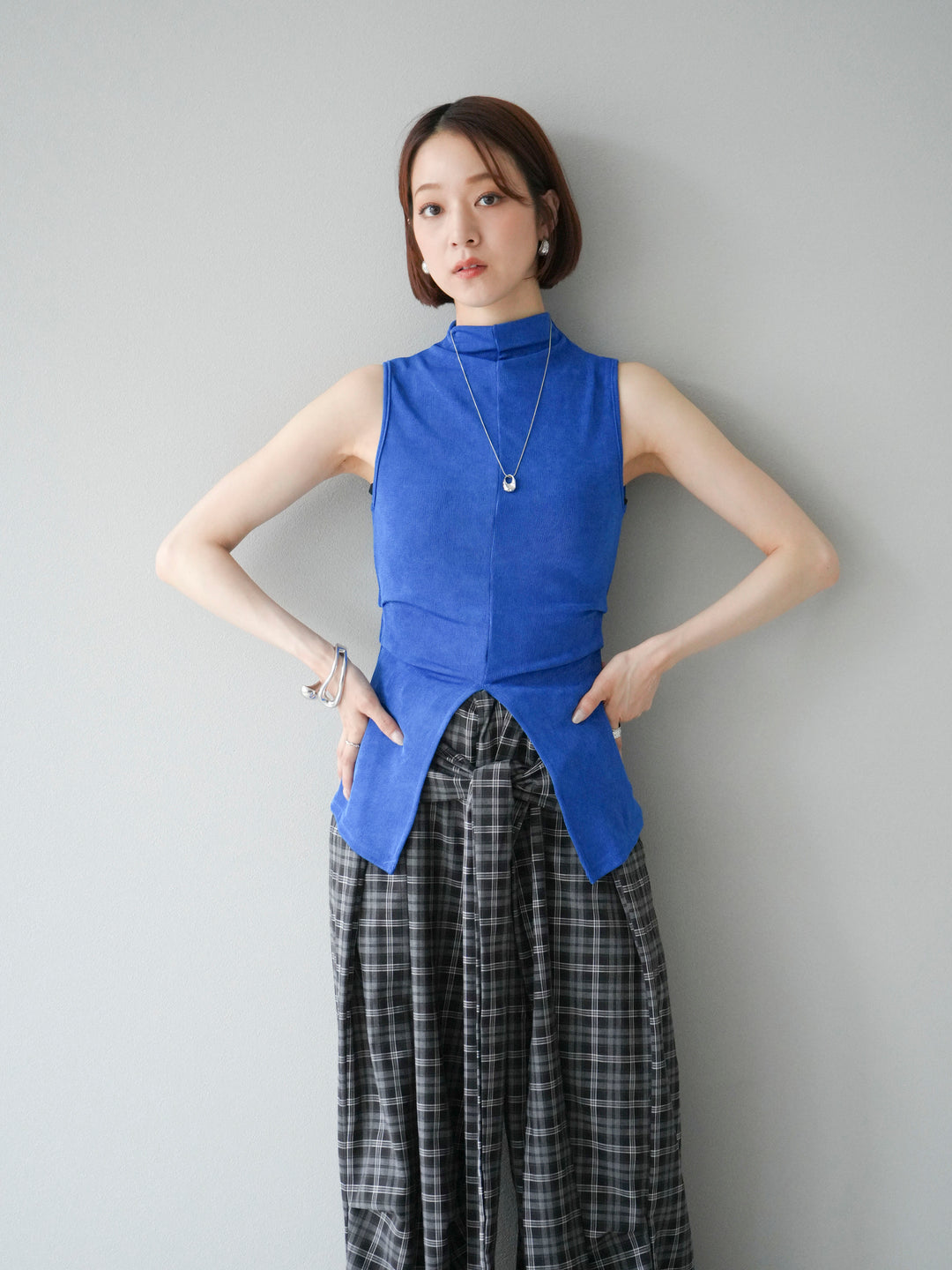 [予約]フロントスリットレーヨンニットトップス/ブルー