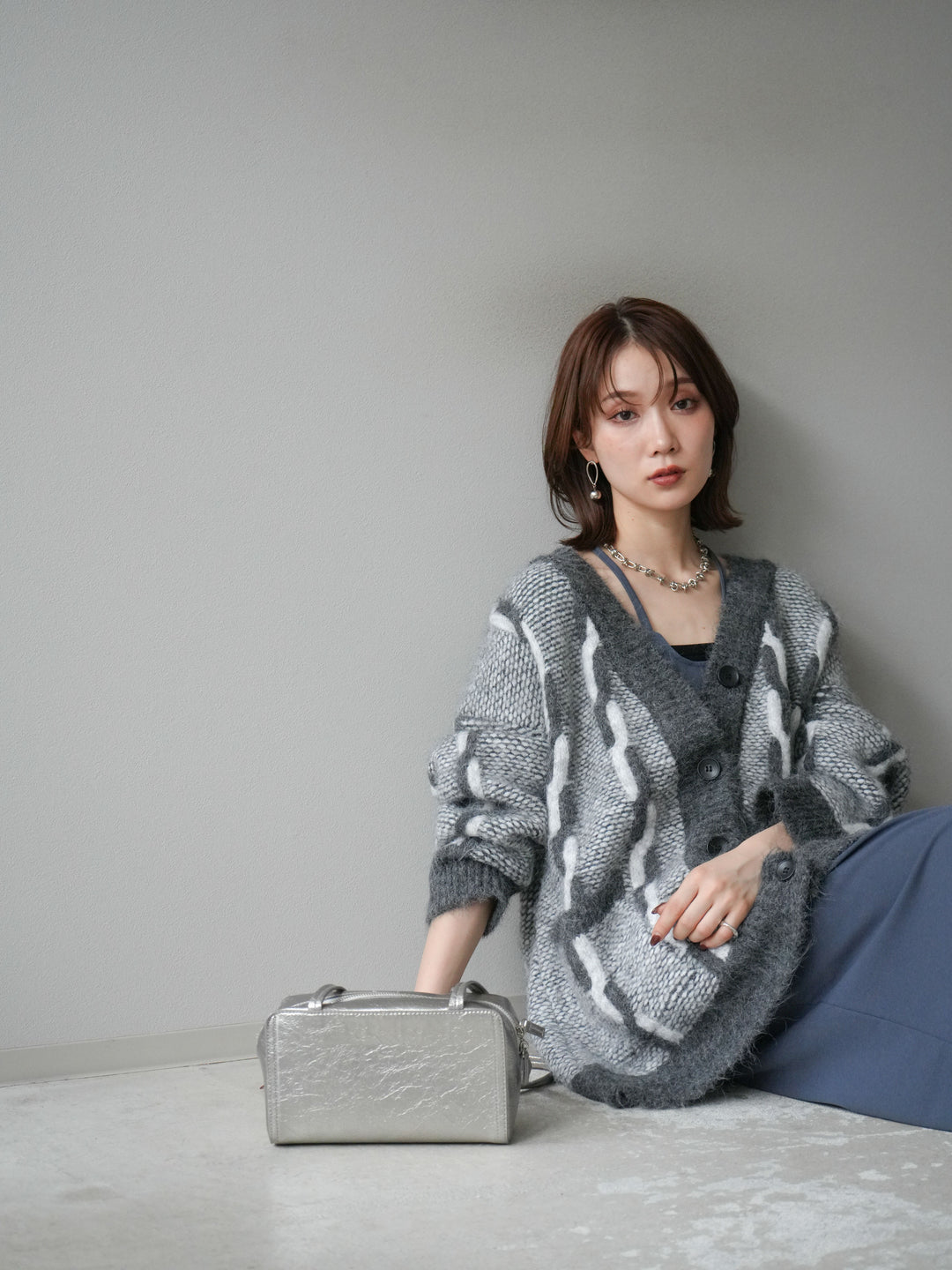 [予約]バイカラー編み込みデザインニットカーディガン/グレー