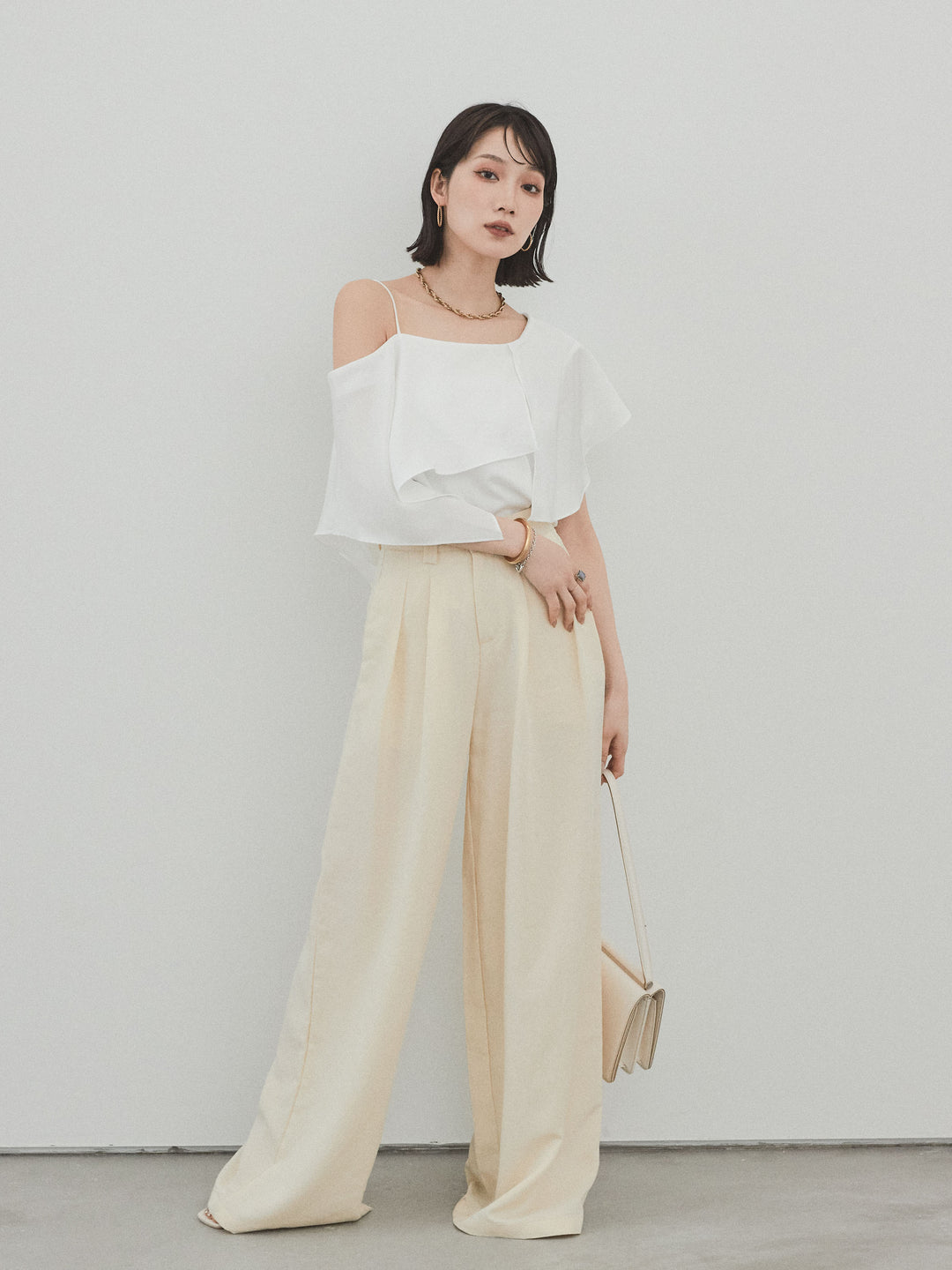 [SET]ワンショルラッフルブラウス+リネンタッチタックワイドパンツ (2set)