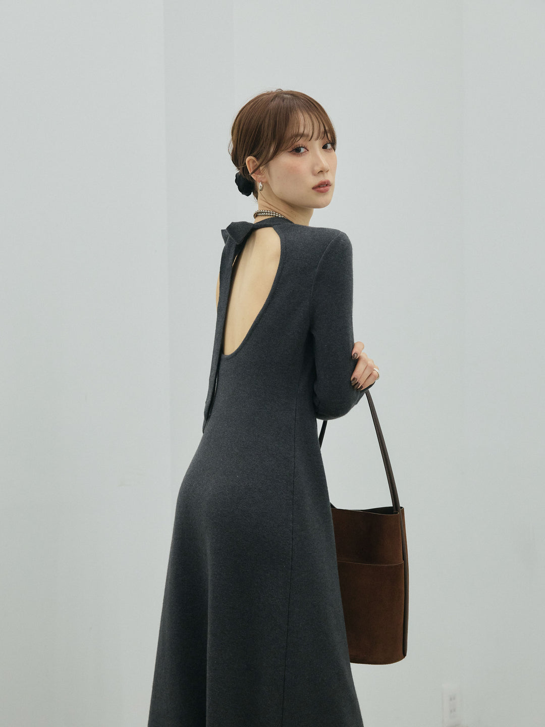 [予約]バックオープンニットワンピース/charcoal