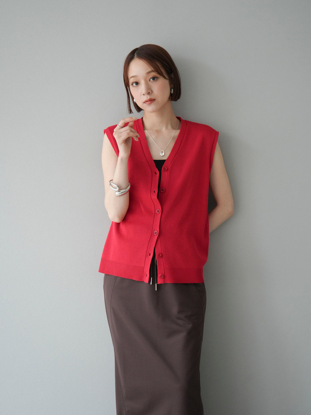 [SET]Vネックレーヨンニットベスト+選べるアクセセット(2set)