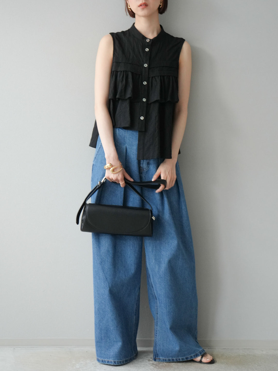 [予約]ドビーストライプアシンメトリーフリルノースリブラウス/ブラック