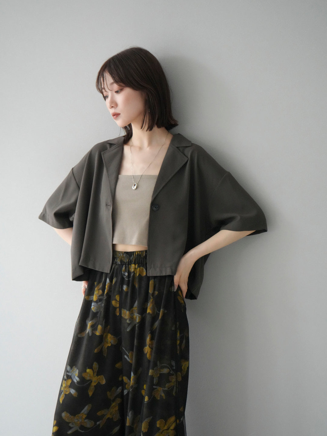 [SET]ハーフショートジャケット+フラワープリントチュールレイヤードパンツ(2set)