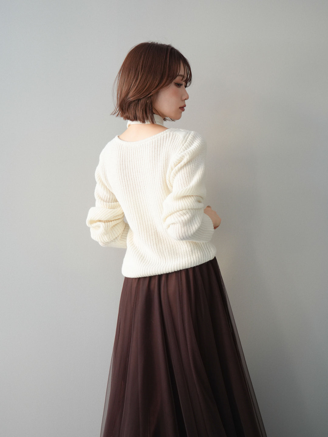 [予約]ケーブル編みクロスニットトップス/white