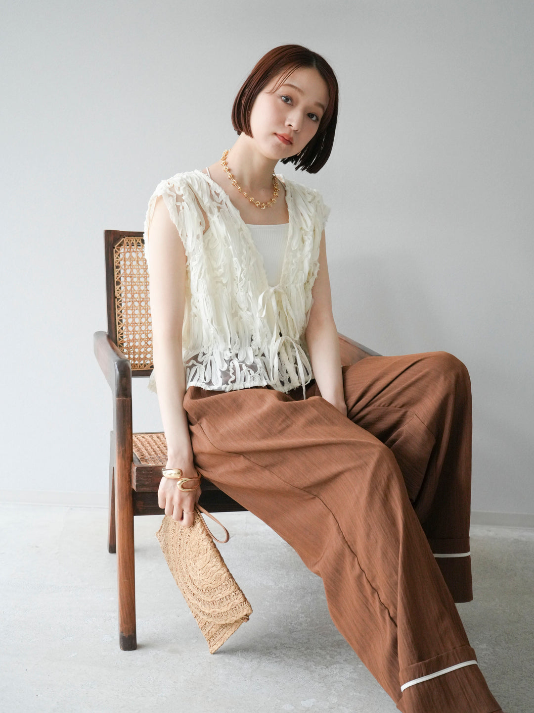 [SET] 提花蕾絲蝴蝶結上衣+麻質下擺迴力寬褲（2件套）