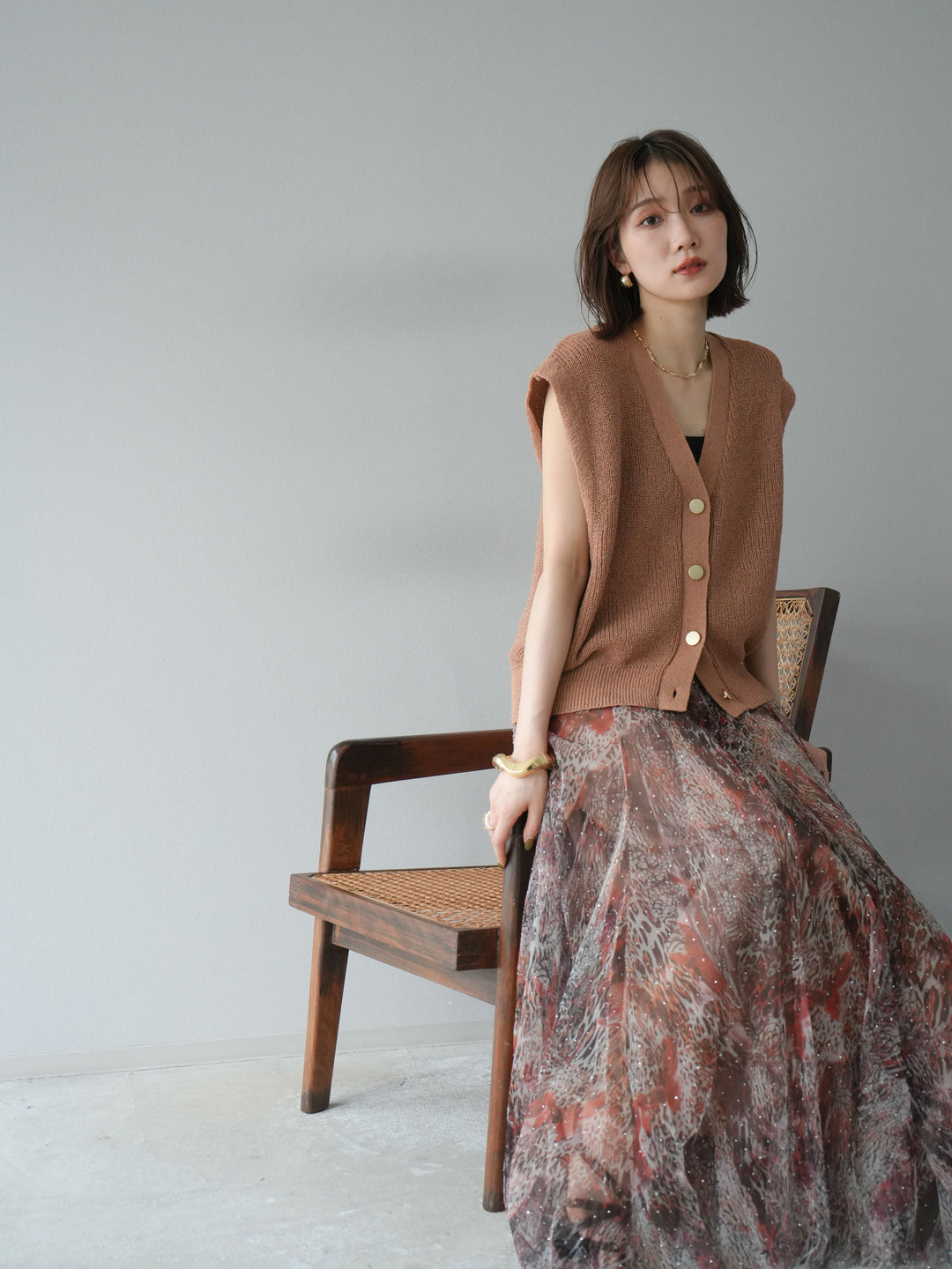 [予約]ゴールドボタンVネックニットカーディガン/ベージュ