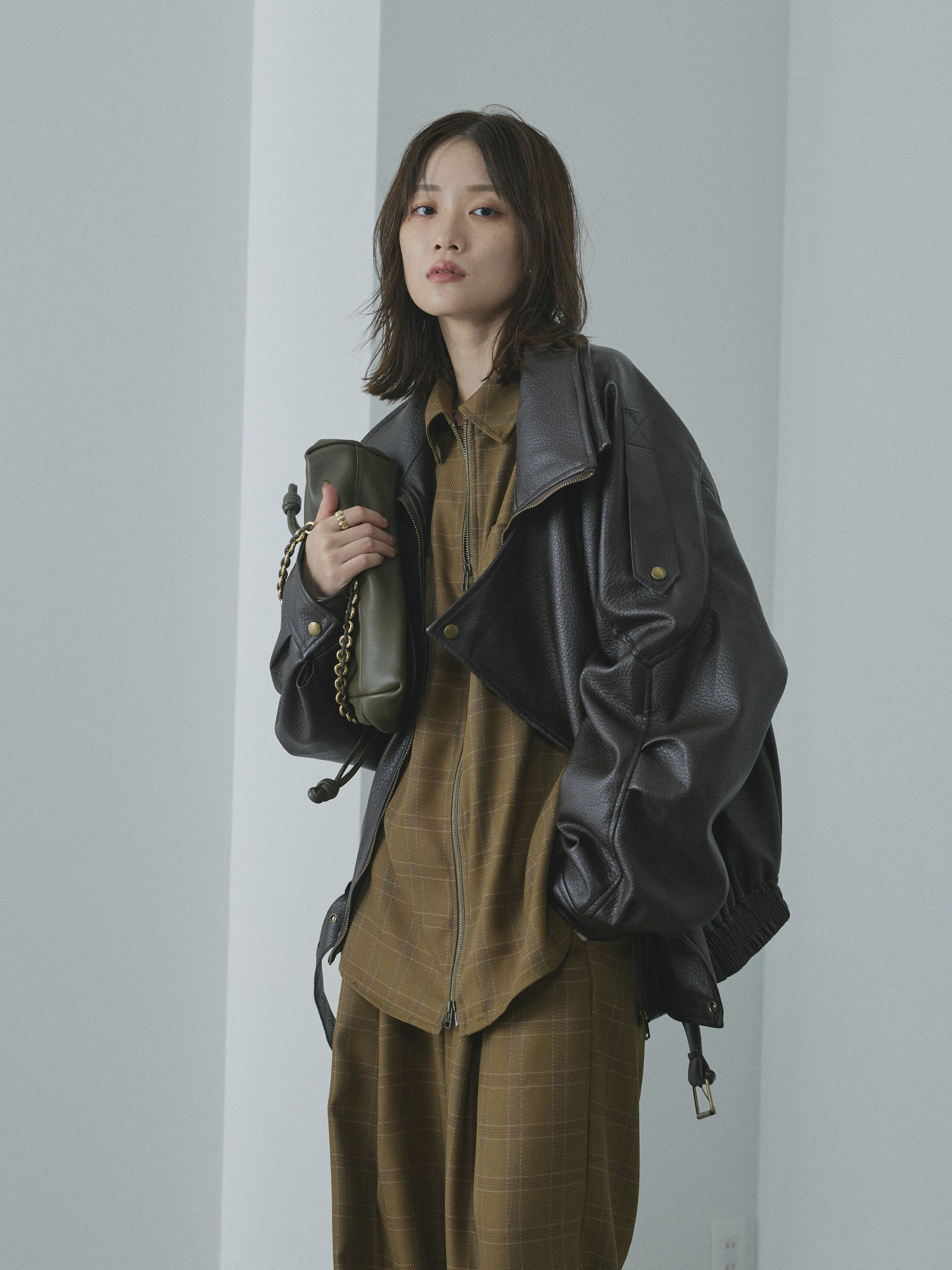 LIBJOIE スタンドカラーフェイクレザーブルゾン LIBJOIE スタンドカラーフェイクレザーブルゾン