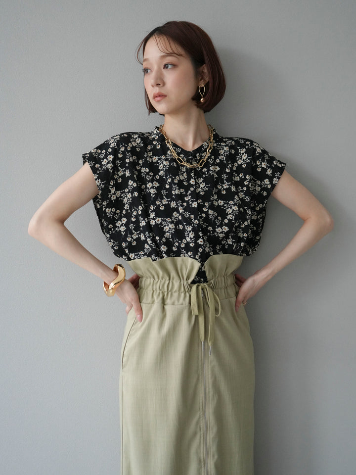 【預購】花朵印花法式袖襯衫/黑色