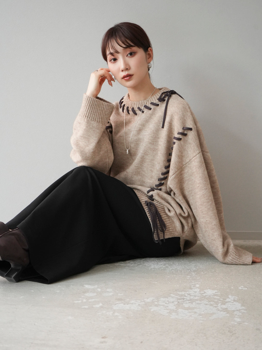 [Pre-order] Hand-stitched color-coordinated over-knit pullover/beige