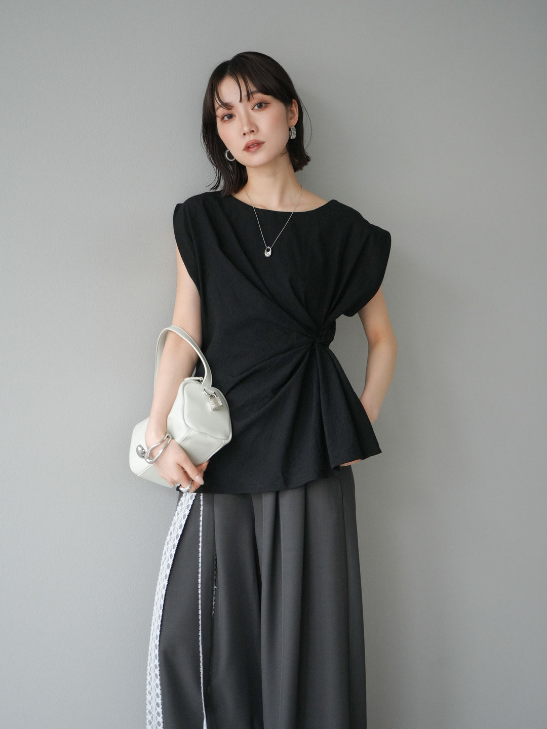 [予約]サイドツイストフレンチトップス/ブラック