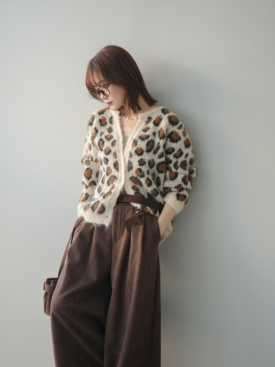 [SET]モヘアタッチレオパード柄ニットカーディガン+モチーフベルト付スエードタックワイドパンツ(2set)
