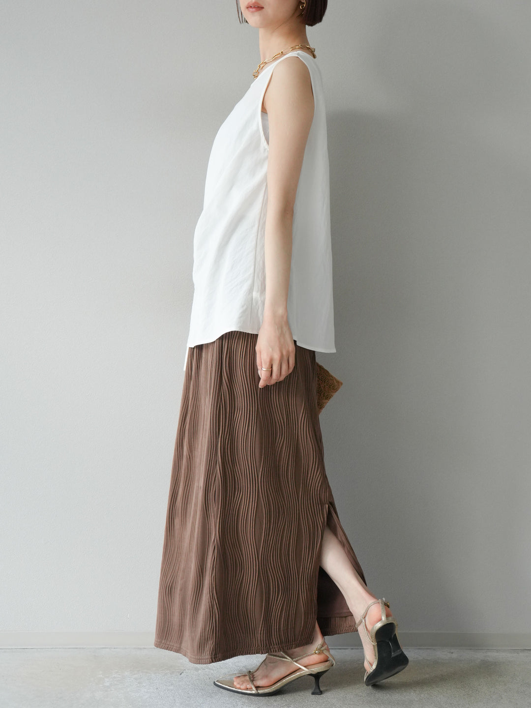 [SET] 前裹式無袖上衣+波浪滾邊緊身裙（2套）