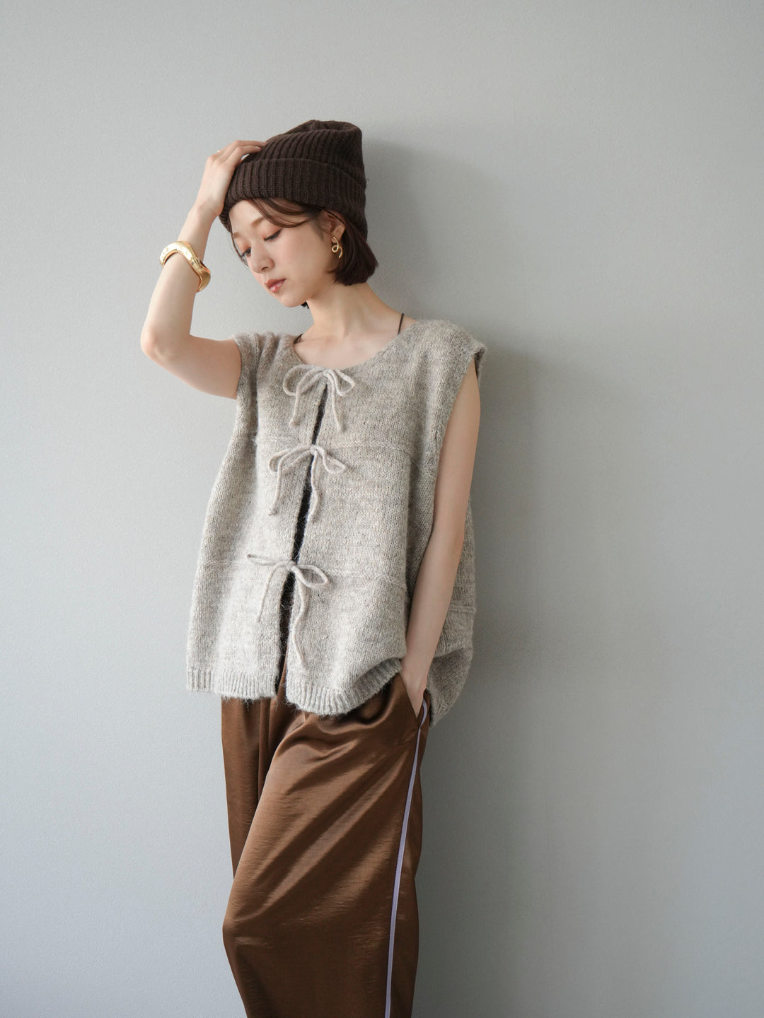 [予約]フロントスリットリボンニットベスト/ベージュ