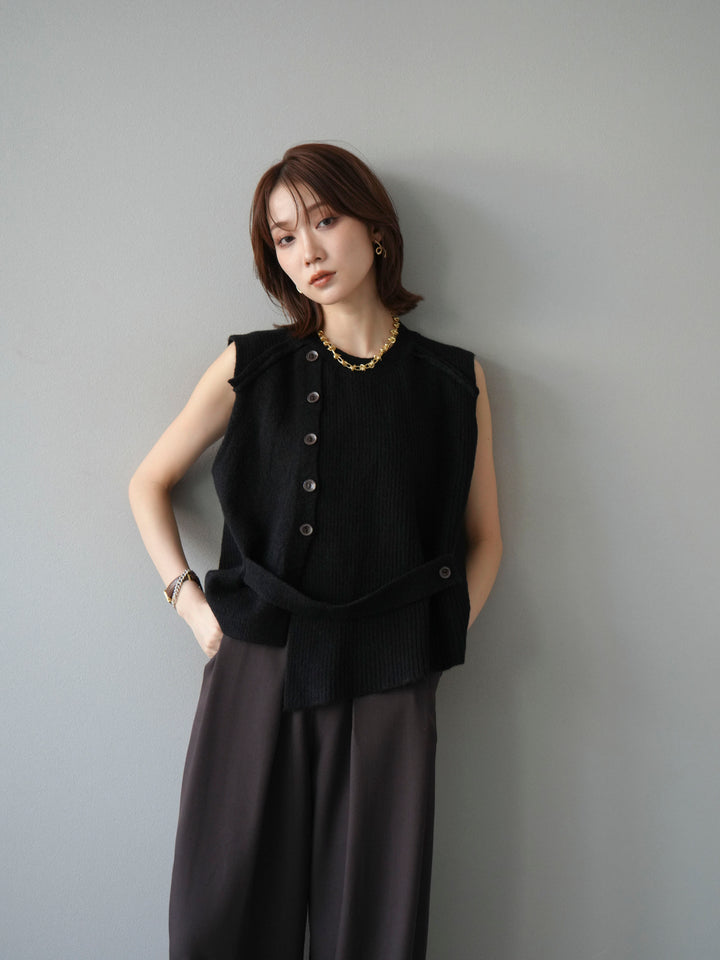 [予約]レイヤードボタンニットベスト/ブラック