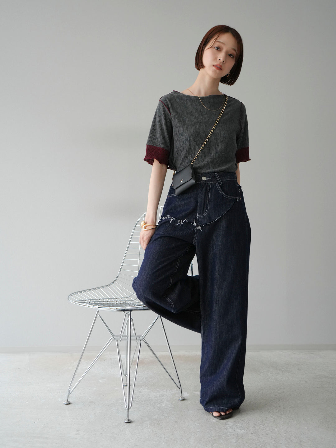 [SET] 百褶同色船領套頭衫 + 臀部設計牛仔褲（2 件組）