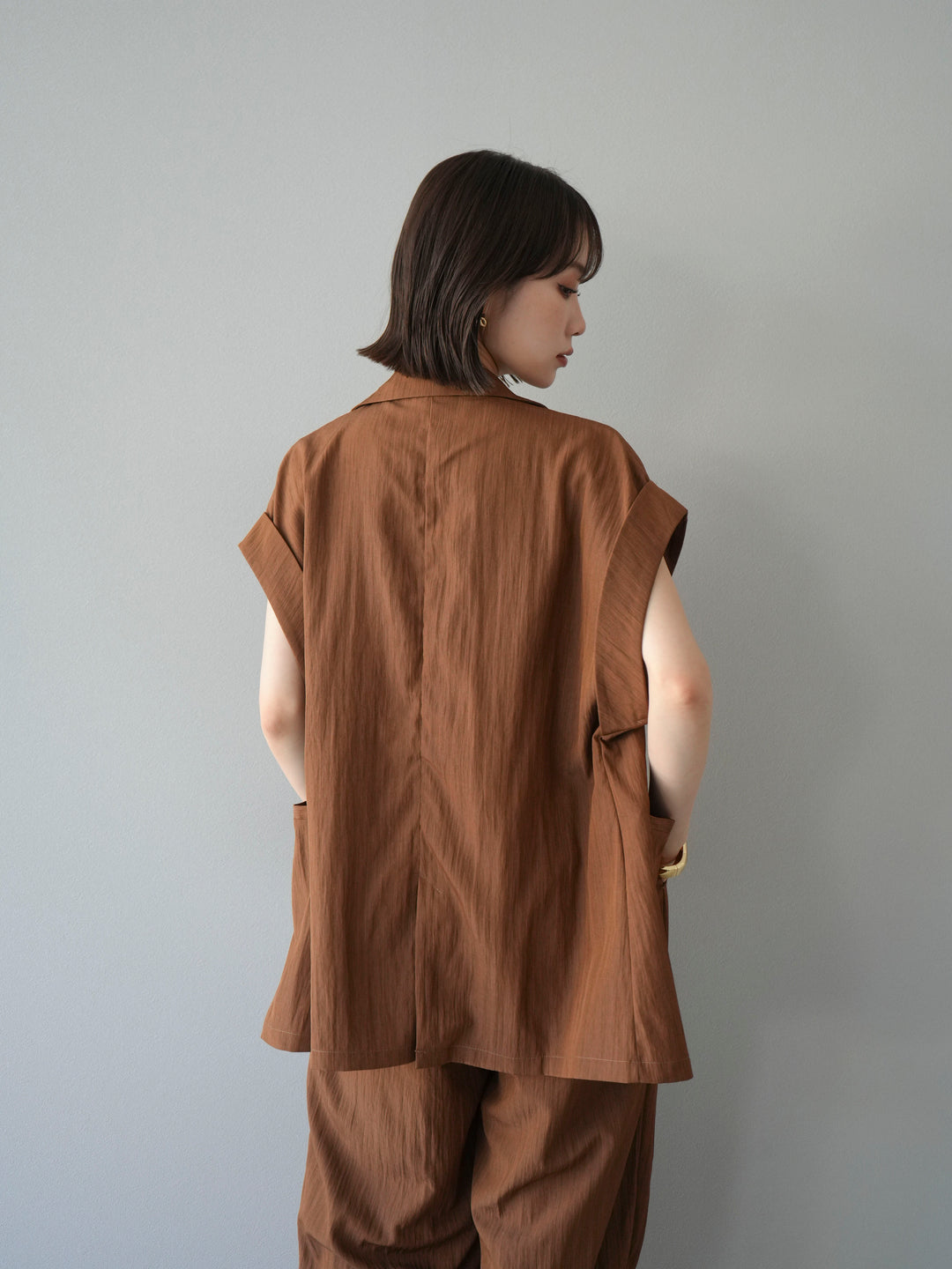 [套裝] 亞麻風格無袖雙背心 + 雙肩帶剪裁羅紋胸罩吊帶背心（2 件套）