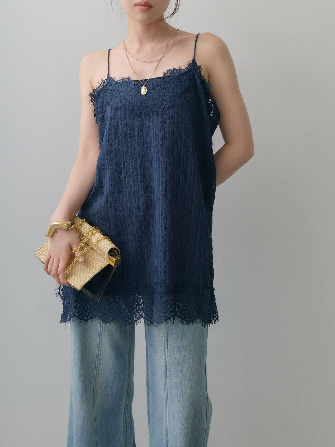 [予約]ワッシャーテクスチャーレーストリムキャミソール/navy