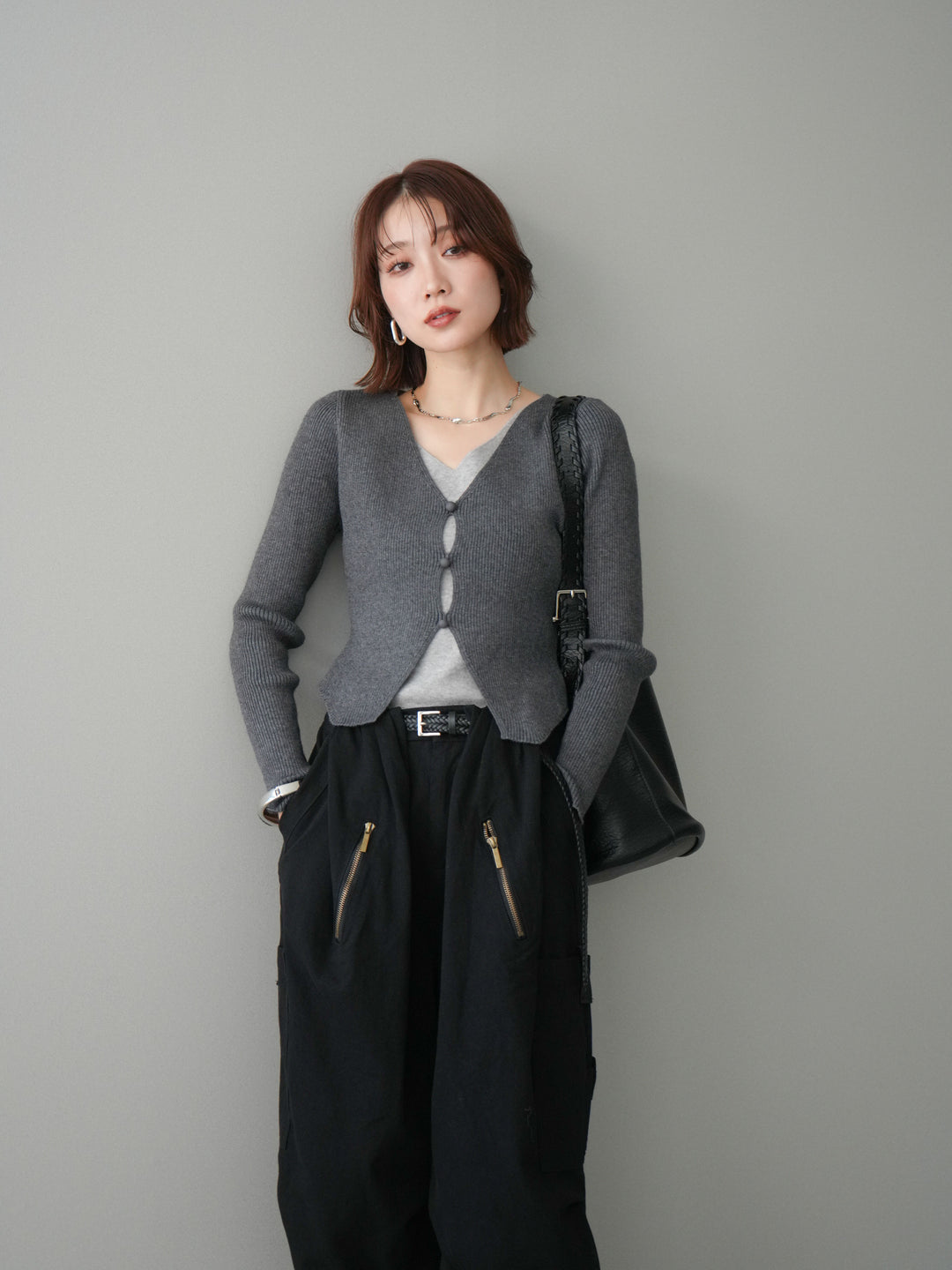 [SET]Vネック配色レイヤードスリットニットトップス+コットンタックループパンツ(2set)