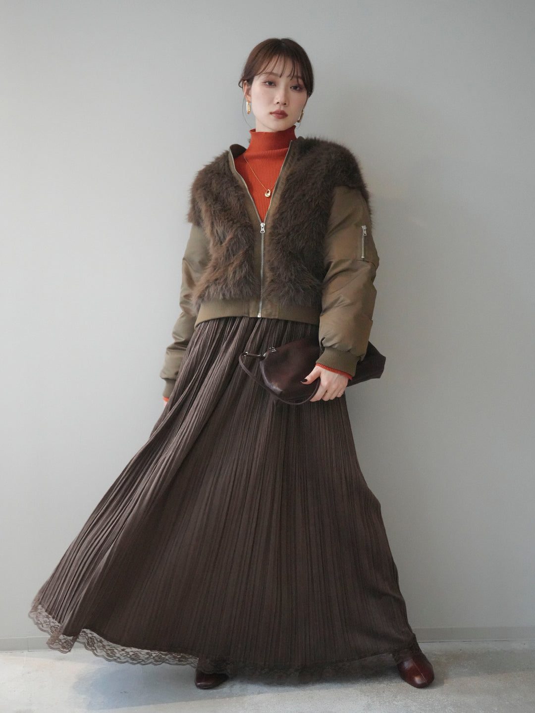 [SET]ファードッキングMA-1+袖ボタンボトルネックリブニットトップス+裾レーススウェードプリーツマキシスカート(3set)