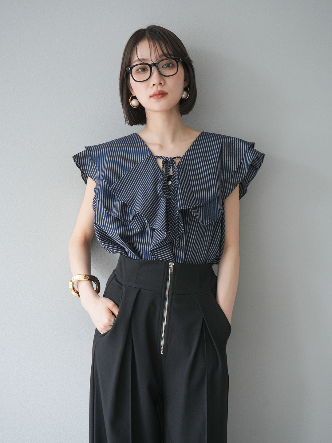 [予約]リネンライクストライプラッフルブラウス/ネイビー