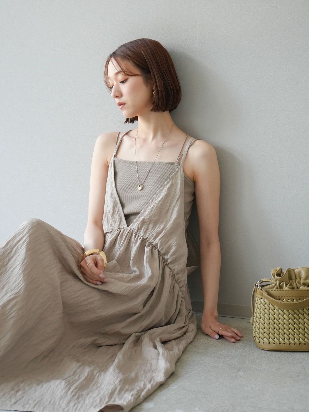 [予約]シボ加工シャイニーキャミワンピース/ベージュ