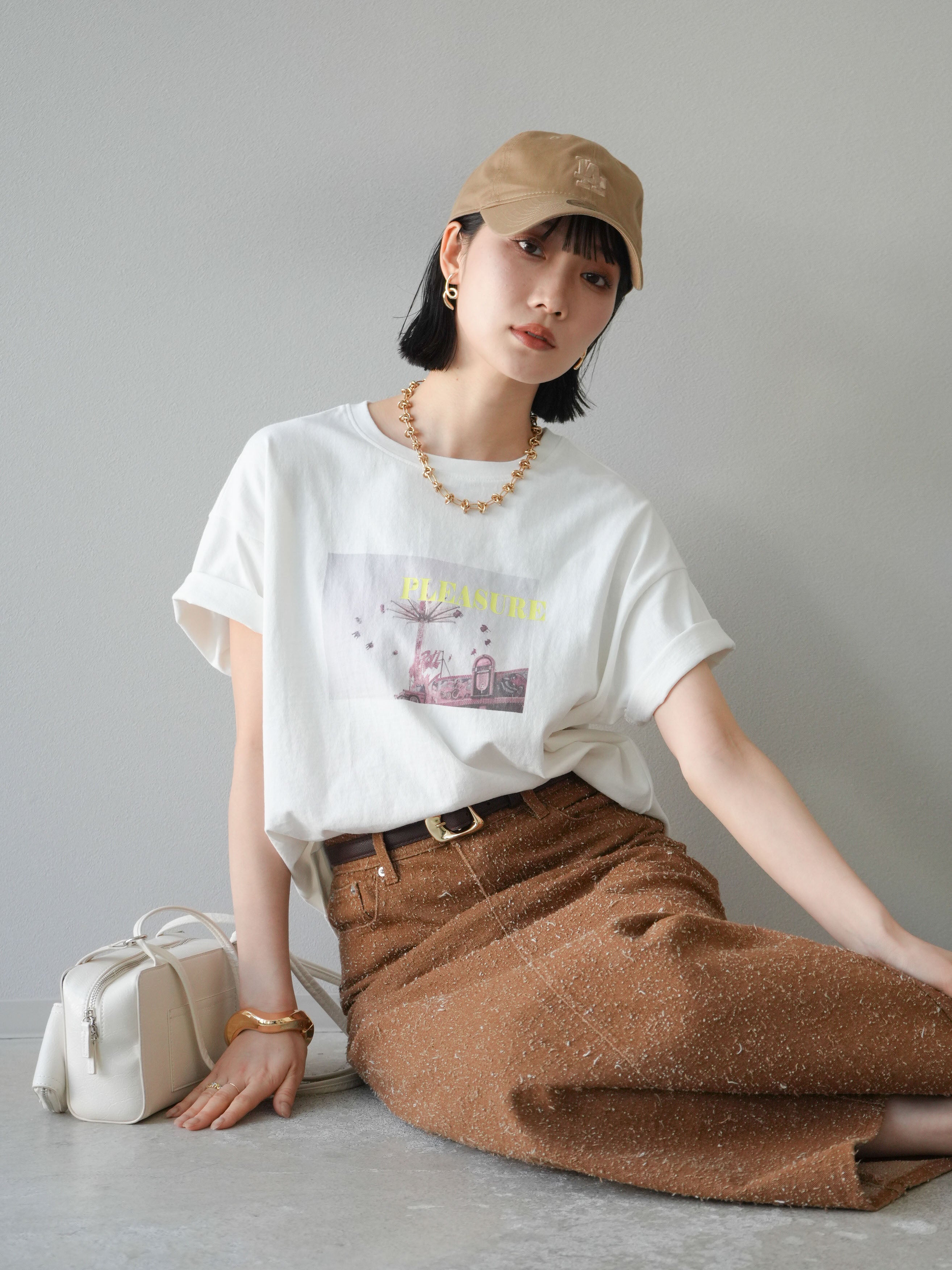 予約]ネオンロゴプリントTシャツ/オフブルー – Lumier