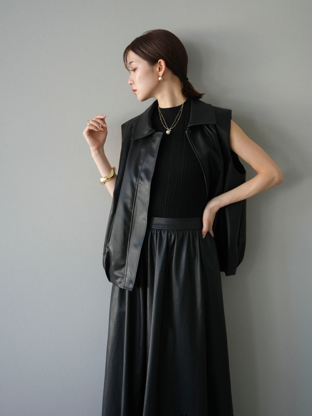 [予約]タックヘムレザーベスト/ブラック