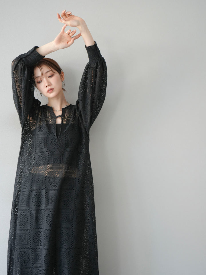 【套裝】塊蕾絲捲袖洋裝+塊蕾絲寬褲（2套）