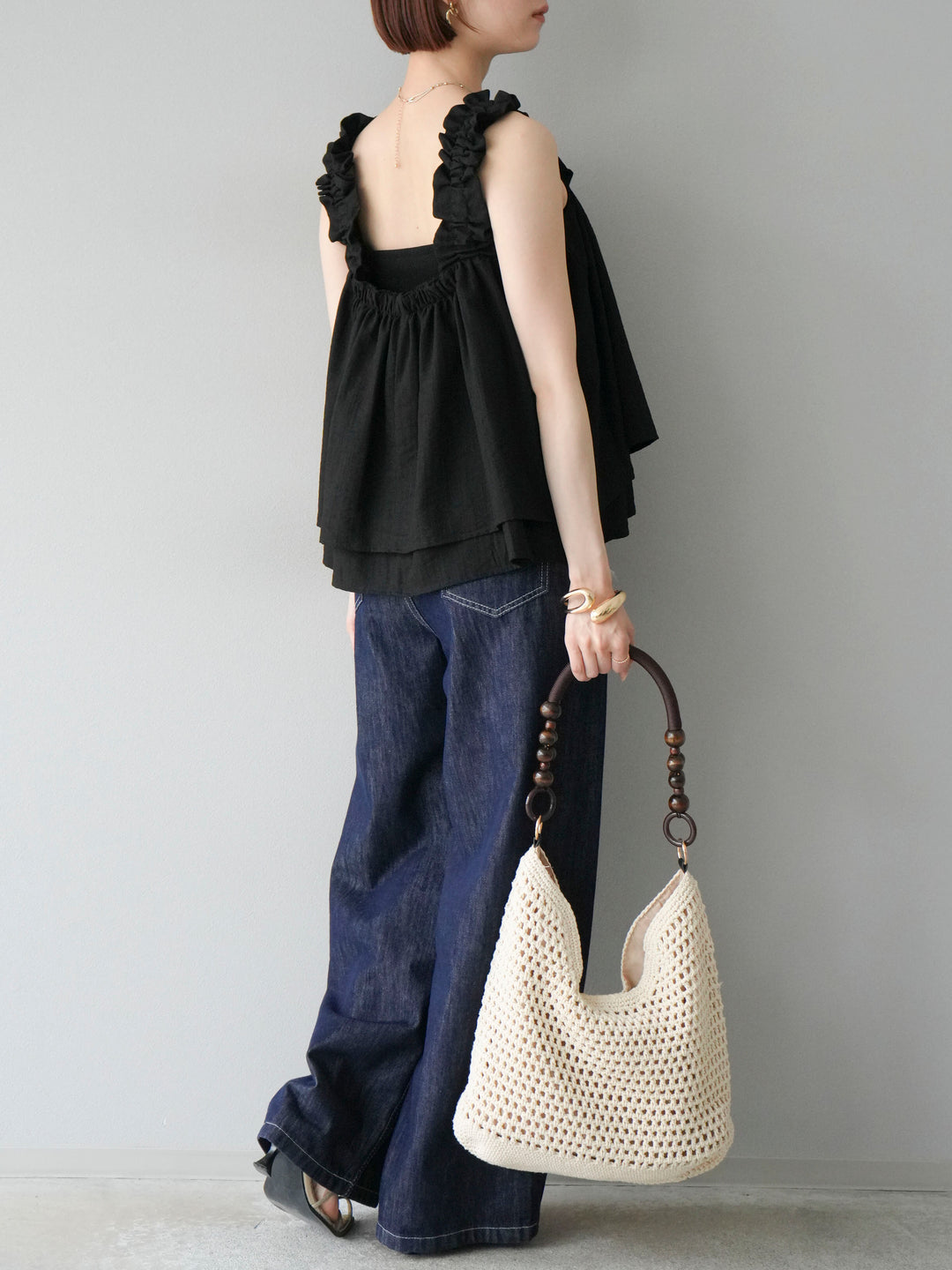 [SET] 縮肩喇叭背心 + 臀部設計牛仔褲 (2 件套)