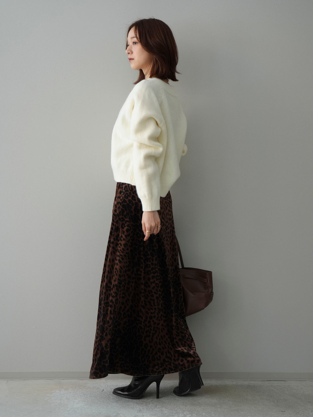 [SET]BIGボタンニットカーディガン+レオパードベロアナロースカート(2set)