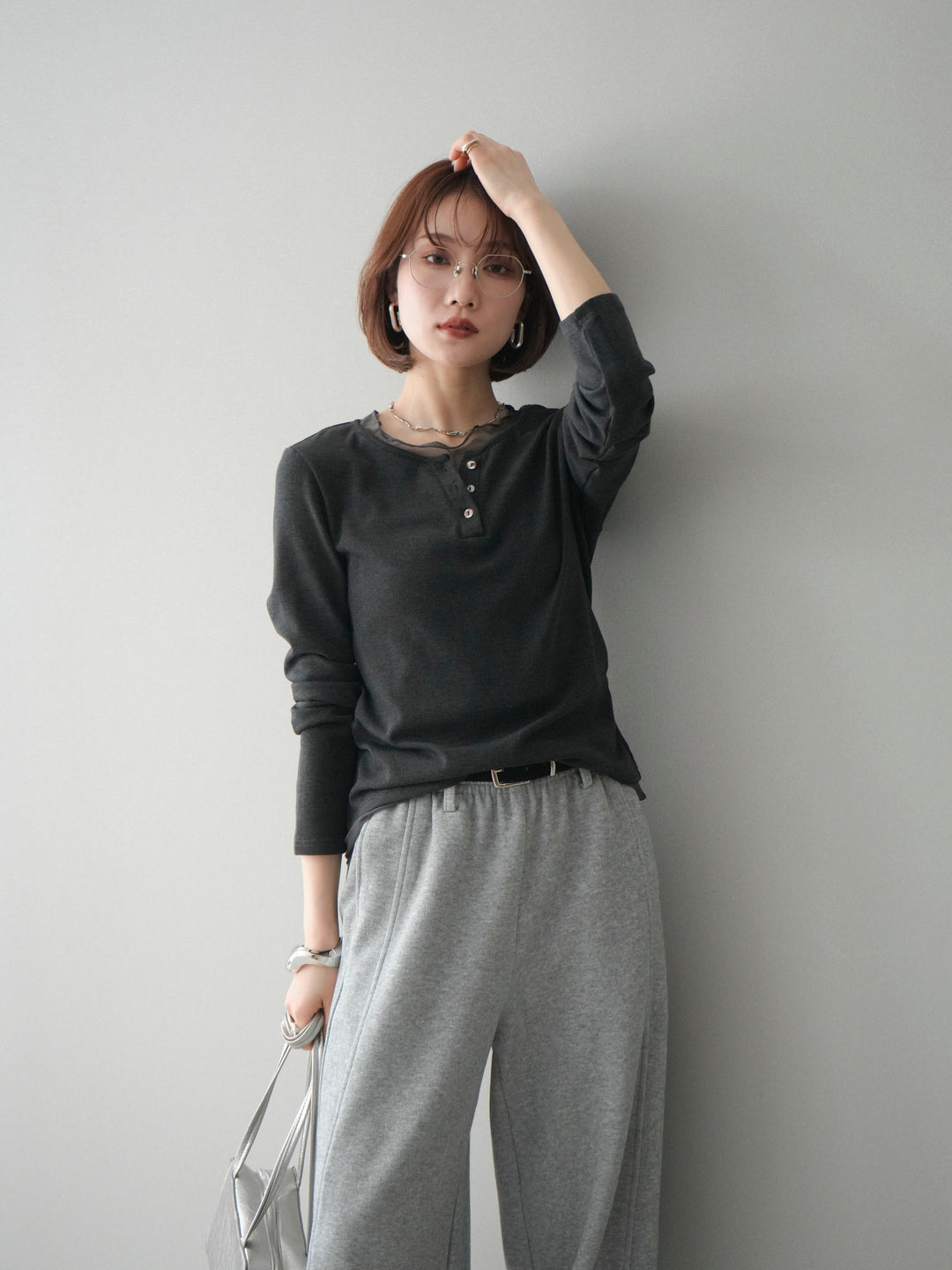 [予約]チュールレイヤードヘンリーネックカットソー/charcoal