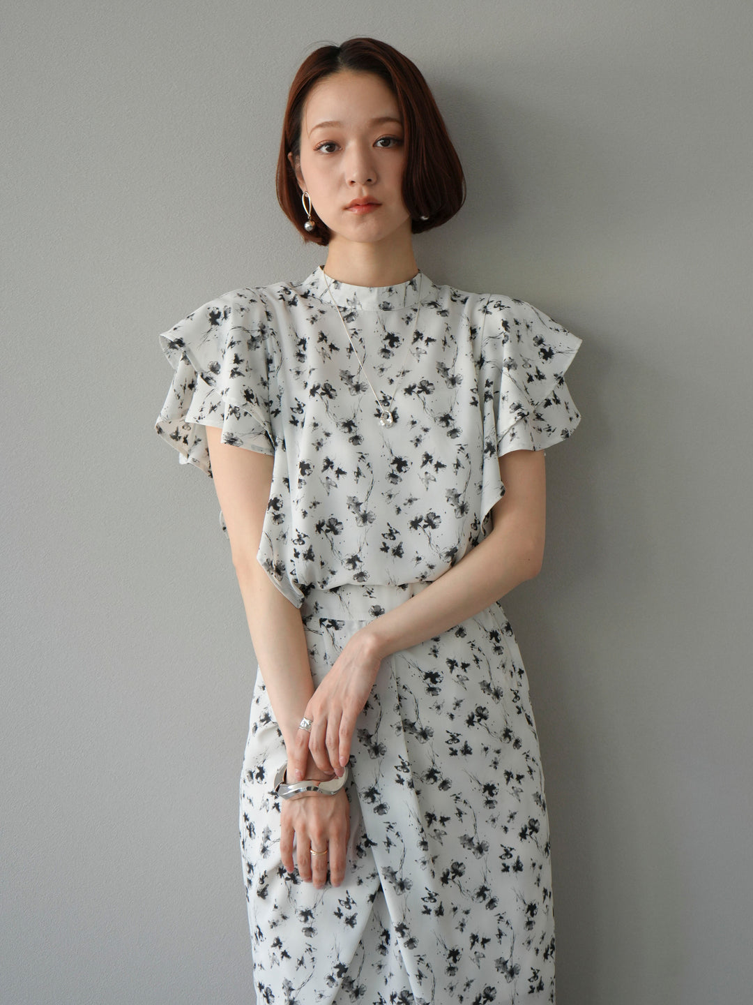 [予約]フラワーモチーフラッフルスリーブブラウス/ホワイト