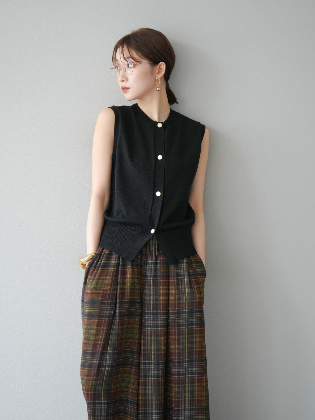 [SET] 金銀絲針織背心 + 透視格紋寬鬆褲 (2 件套)