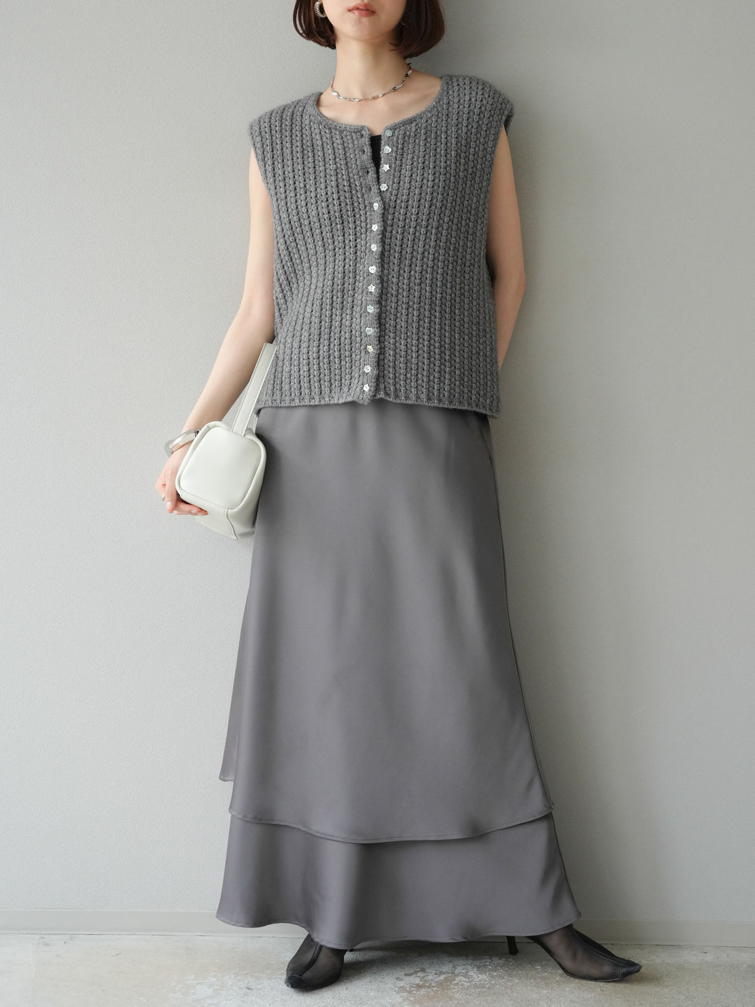 [予約]ランダムボタンニットベスト/チャコール