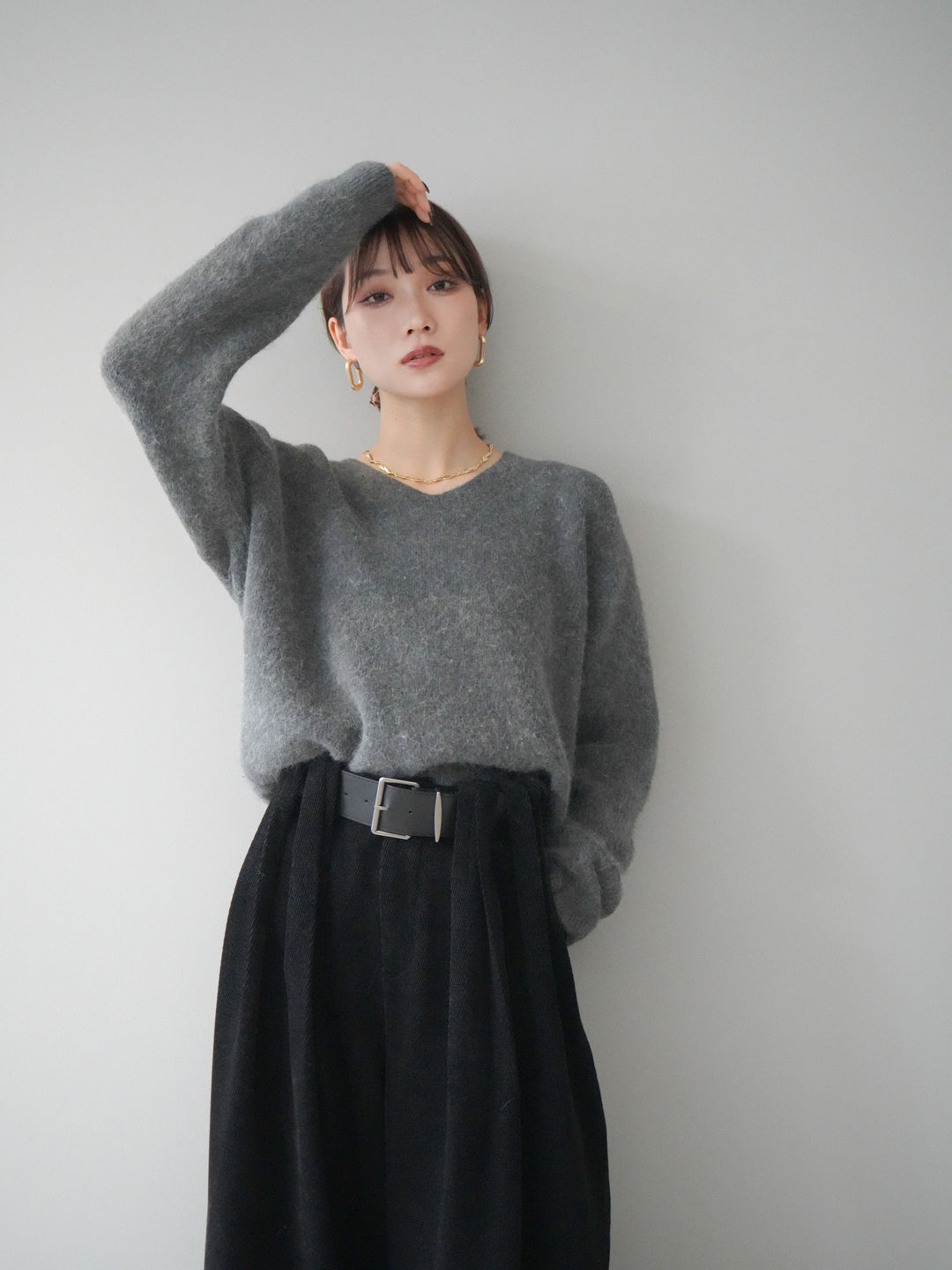 [SET]シュシュ付きアンゴラタッチVネックニットプルオーバー+選べるアクセセット(2set)