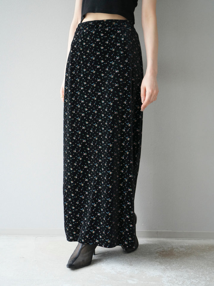 [予約]ベロアフラワープリントIラインスカート/ブラックxイエロー