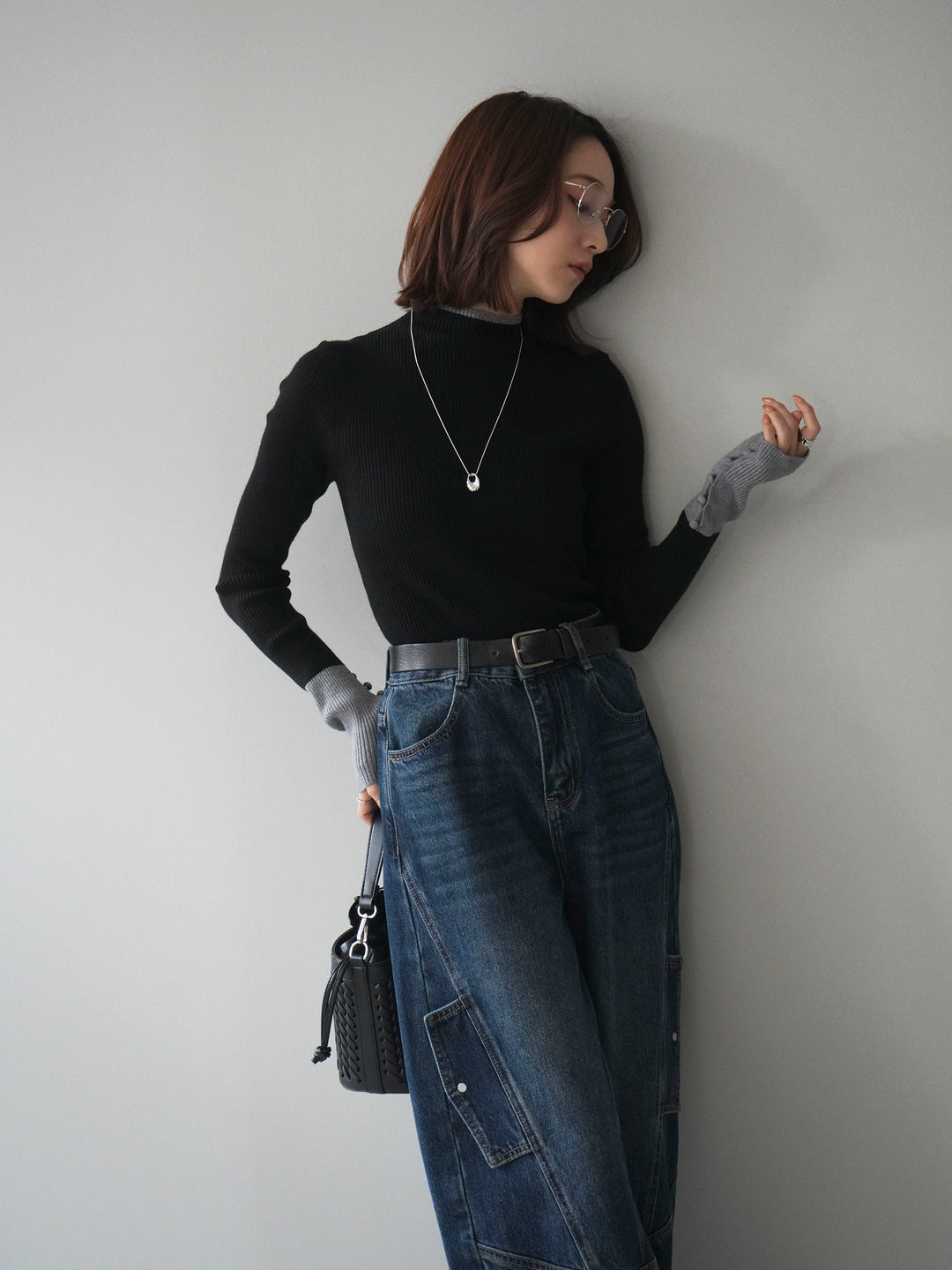 [予約]袖ボタンハイネック配色リブニットトップス/black