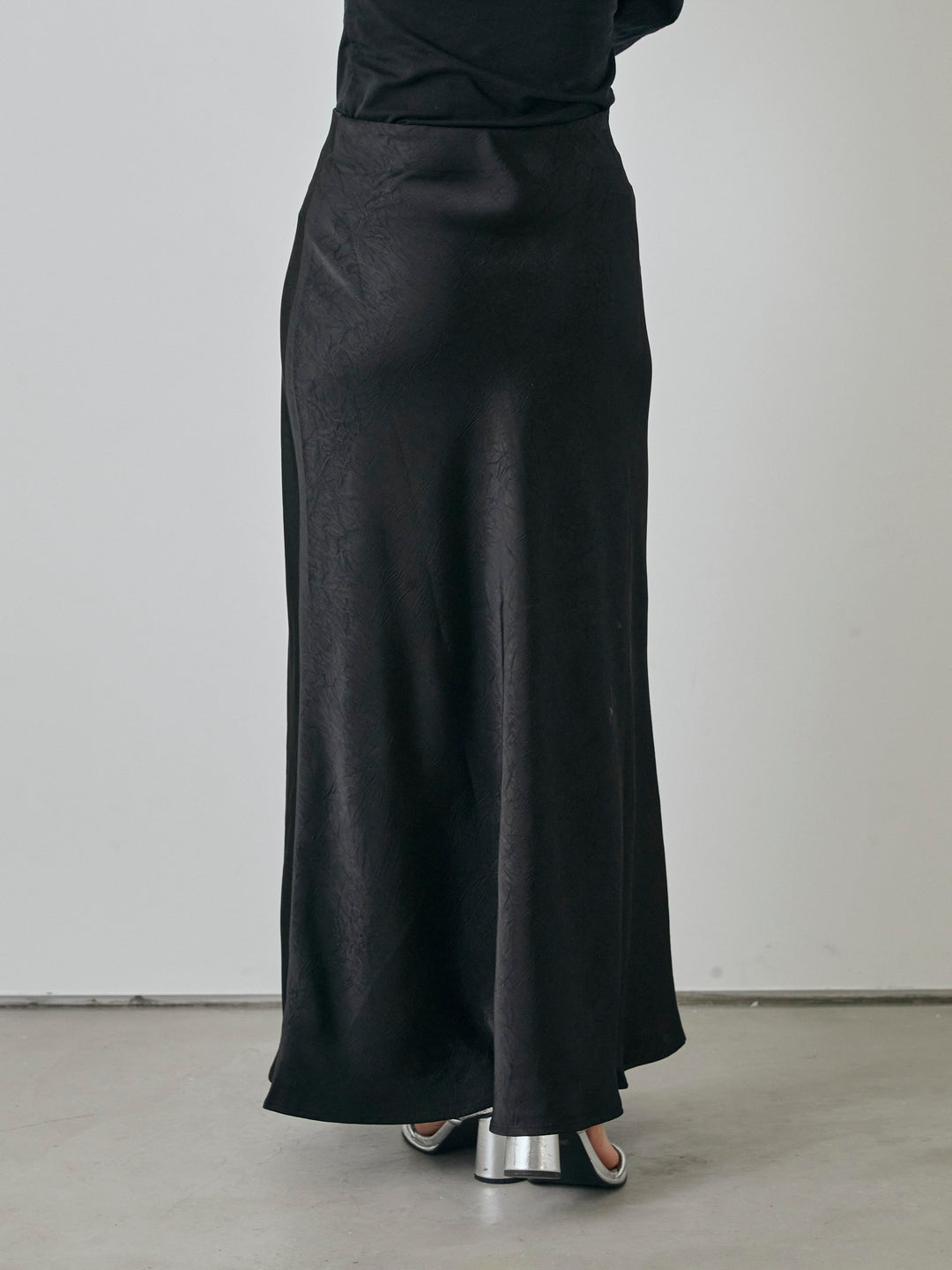 【預購】緞面水洗窄裙/黑色