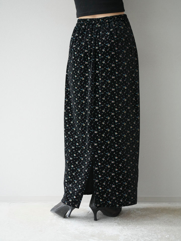 [予約]ベロアフラワープリントIラインスカート/ブラックxイエロー