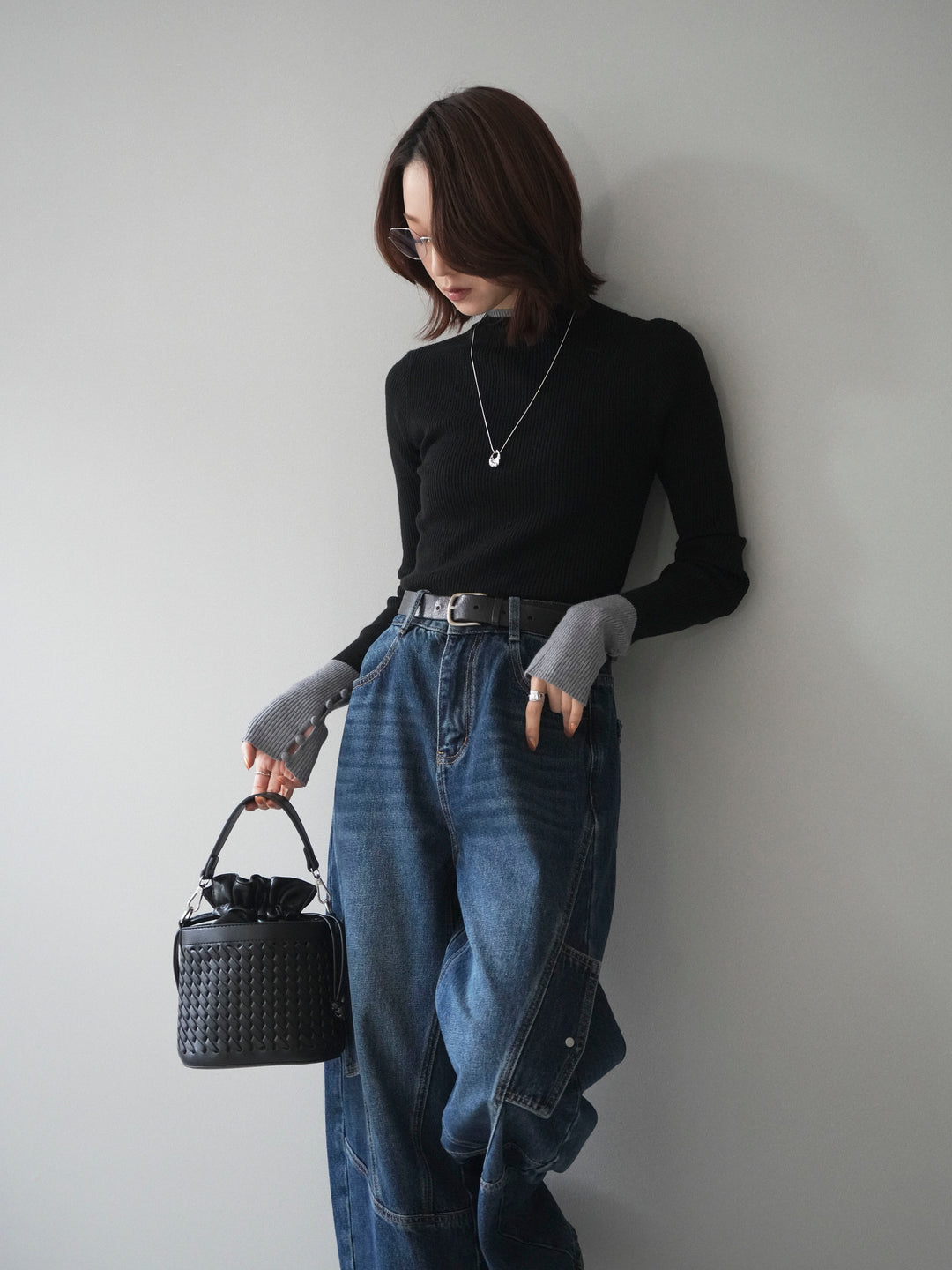 [予約]袖ボタンハイネック配色リブニットトップス/black