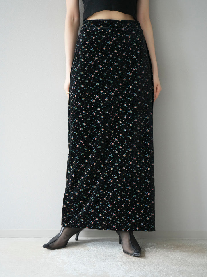 [予約]ベロアフラワープリントIラインスカート/ブラックxイエロー