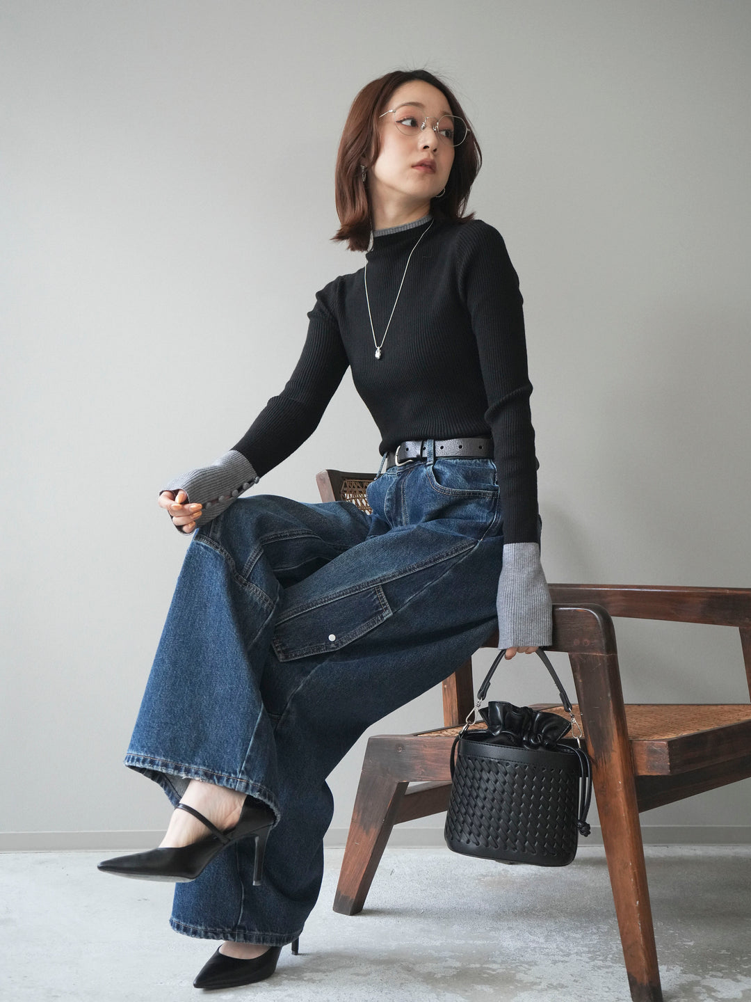 [予約]袖ボタンハイネック配色リブニットトップス/black