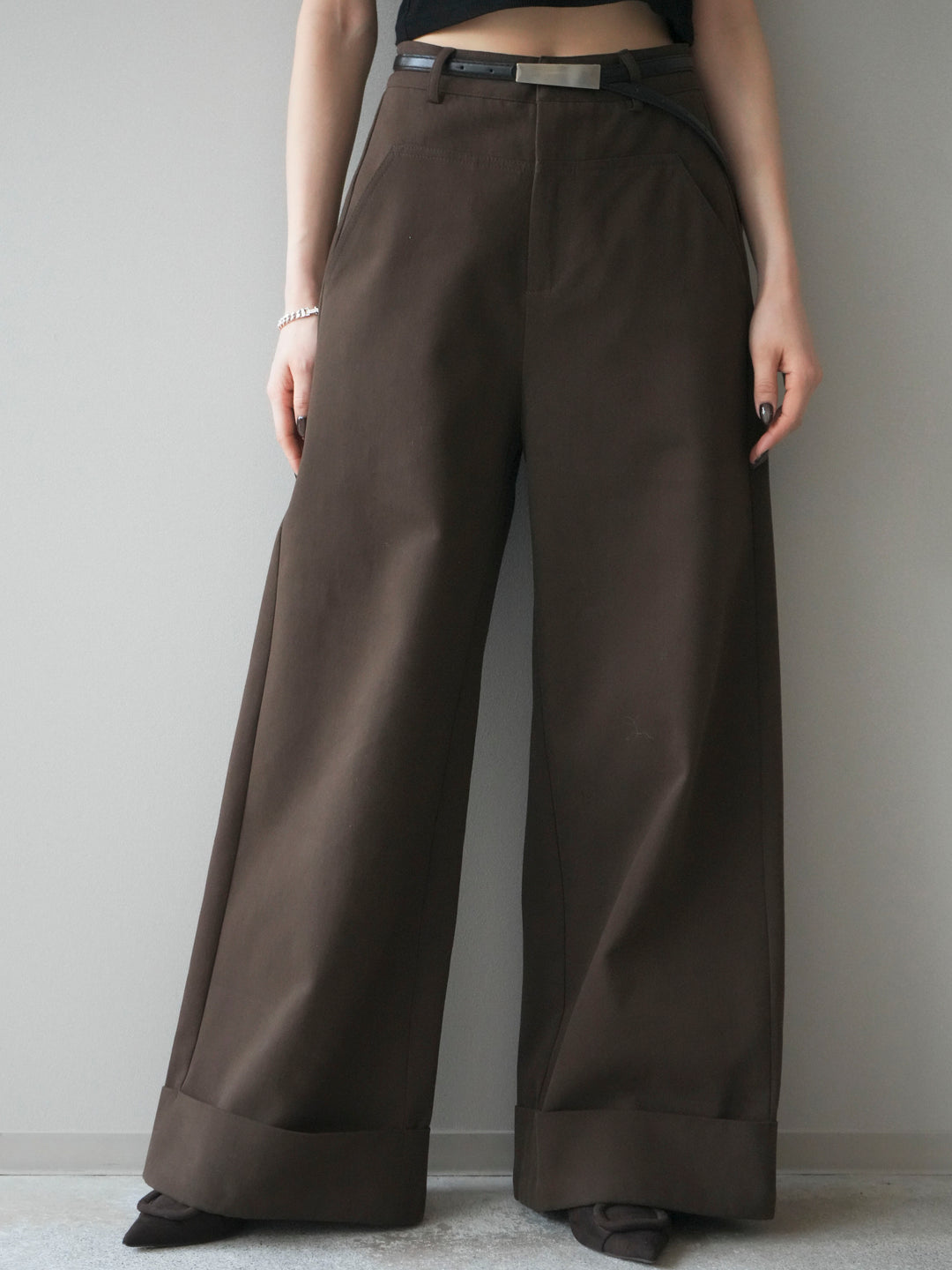 [予約]ベルト付き折り返しコットンツイルワイドパンツ/brown