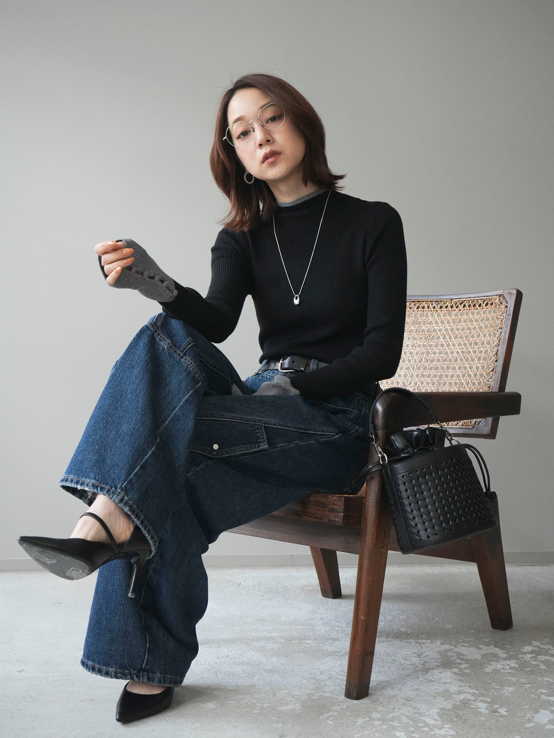 [予約]袖ボタンハイネック配色リブニットトップス/black